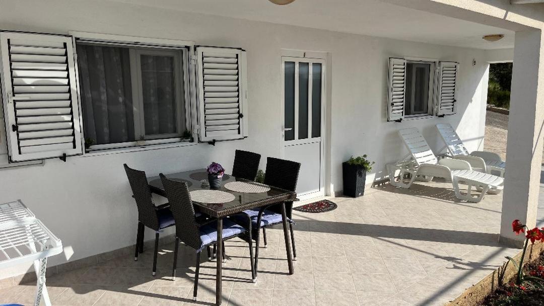 Apartment Ante Ražanj Екстериор снимка