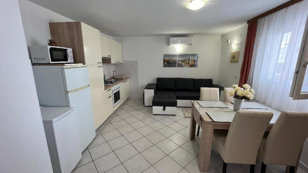 Apartment Ante Ražanj Екстериор снимка