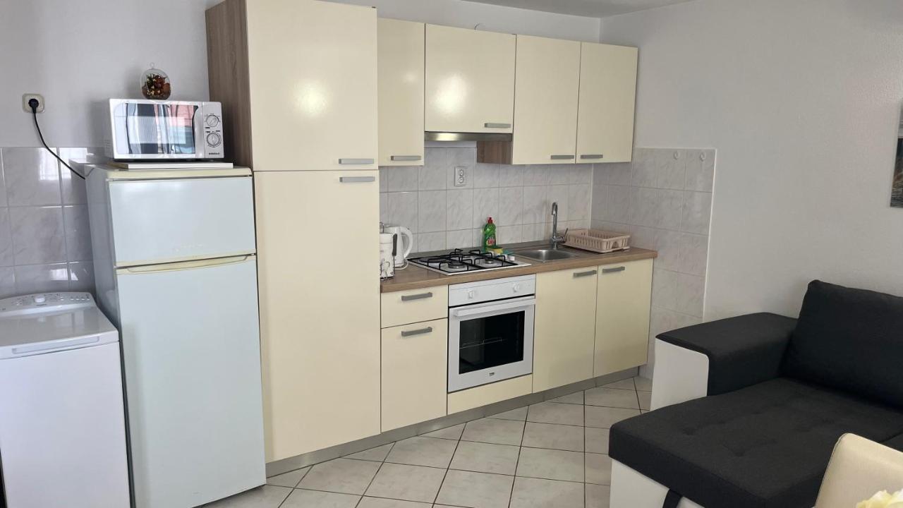 Apartment Ante Ražanj Екстериор снимка