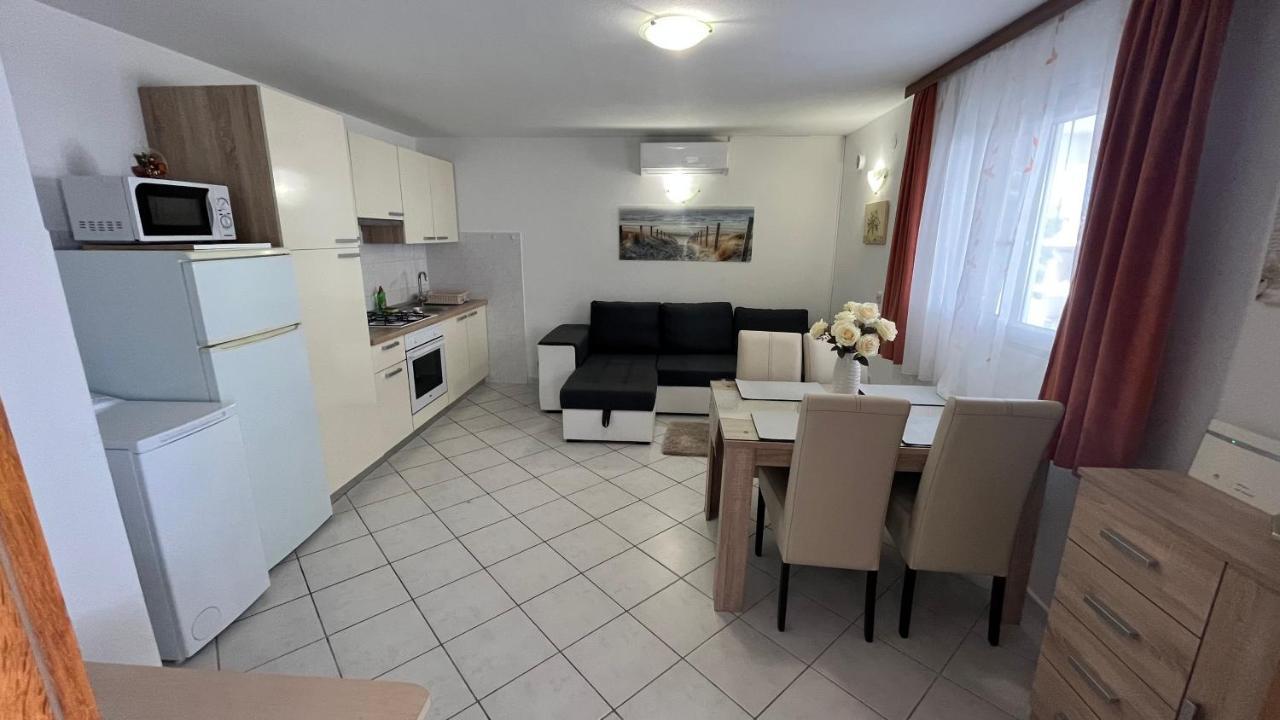 Apartment Ante Ražanj Екстериор снимка